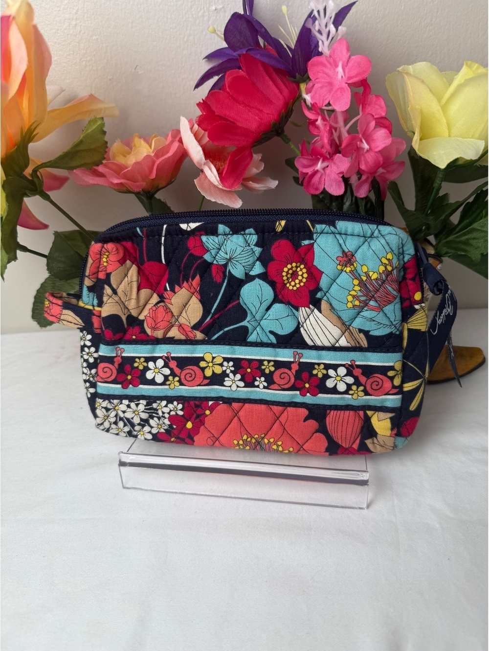 NWOT Vera Bradley Happy Snails Small Cosmetic Bag Floral Organizer